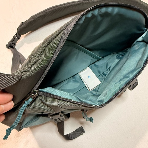 Patagonia Atom Sling 8L Crossbody Backpack Hiking Travel Daypack Teal Gray main image 3